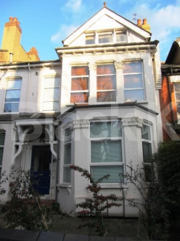 			Fantastic Location !, 1 Bedroom, 1 bath, 1 reception Flat			 Muswell Hill Road, MUSWELL HILL